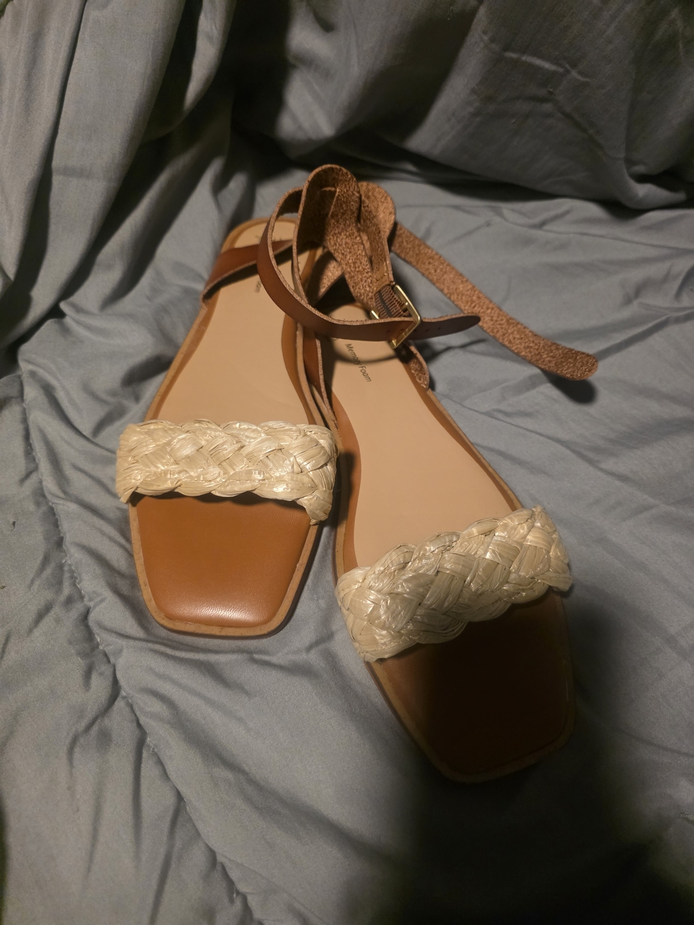 💥 $10 Or 💥 5 For $25 💥Time and Tru Tan Sandals with Cream Braided Front.